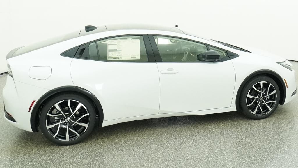 2026 Toyota Prius Plug-in Hybrid XSE - Photo 12