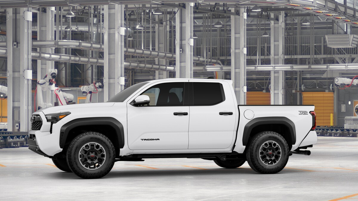 2025 Toyota Tacoma TRD Off-Road photo 3