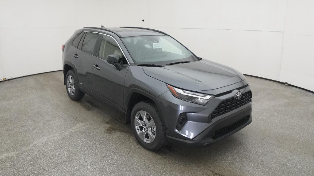 2025 Toyota RAV4 Hybrid LE photo 3