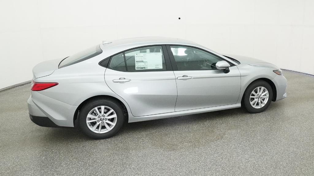 2026 Toyota Camry LE photo 2