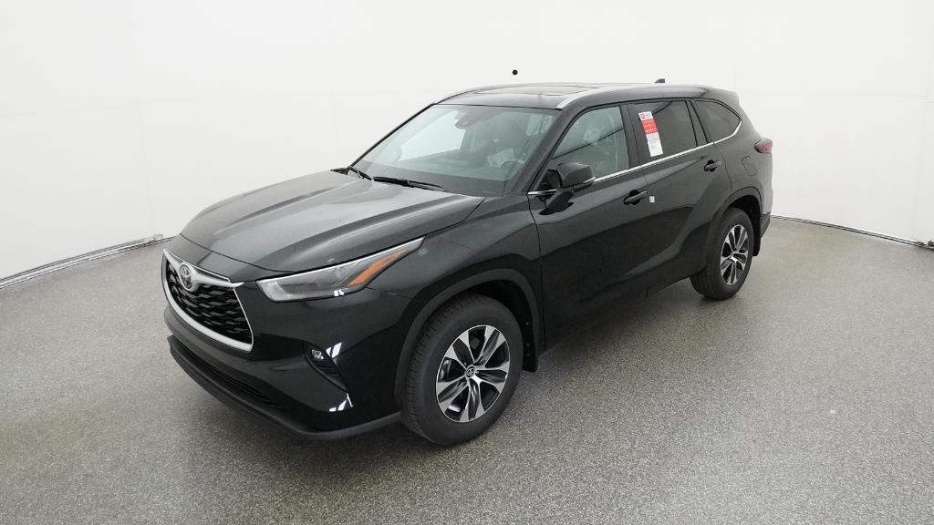 2026 Toyota Highlander XLE's photo