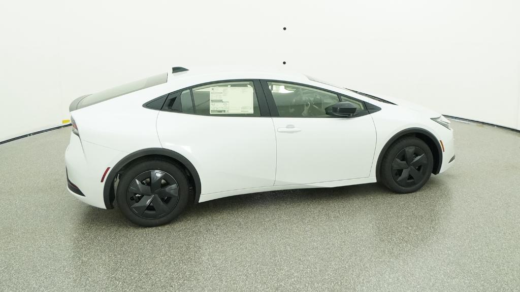 2026 Toyota Prius LE photo 4