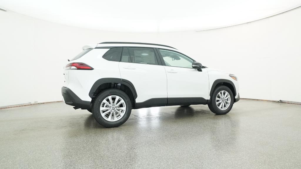 2026 Toyota Corolla Cross LE photo 2