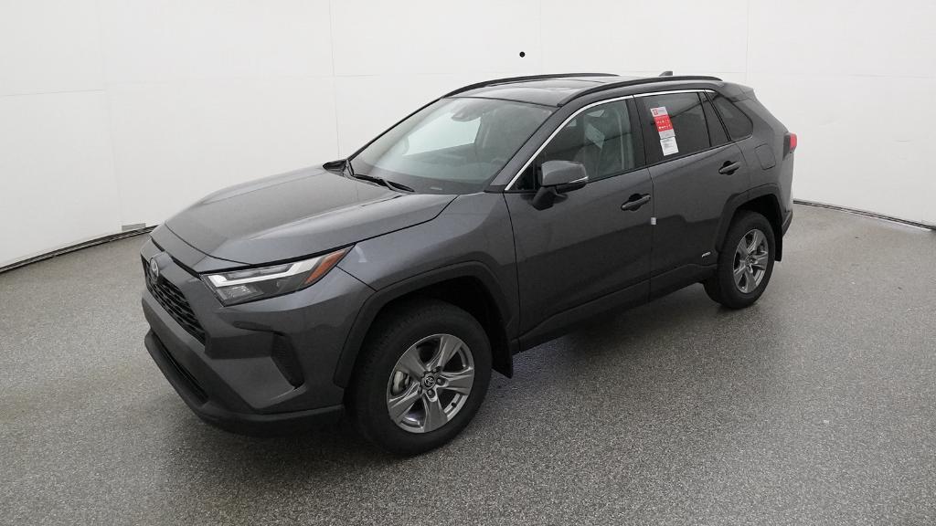 2025 Toyota RAV4 XLE's photo