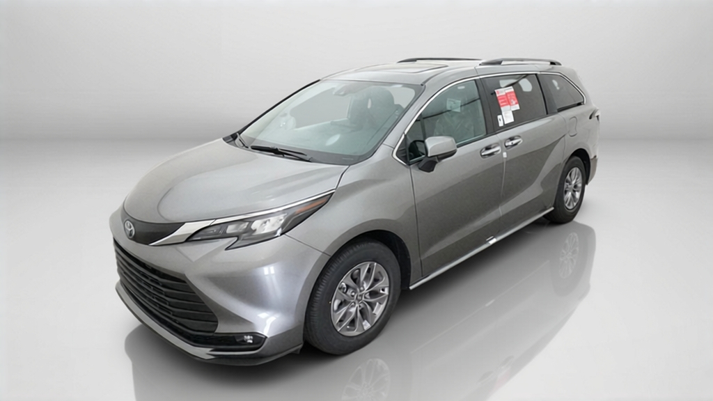 2026 Toyota Sienna XLE Van Passenger Van
