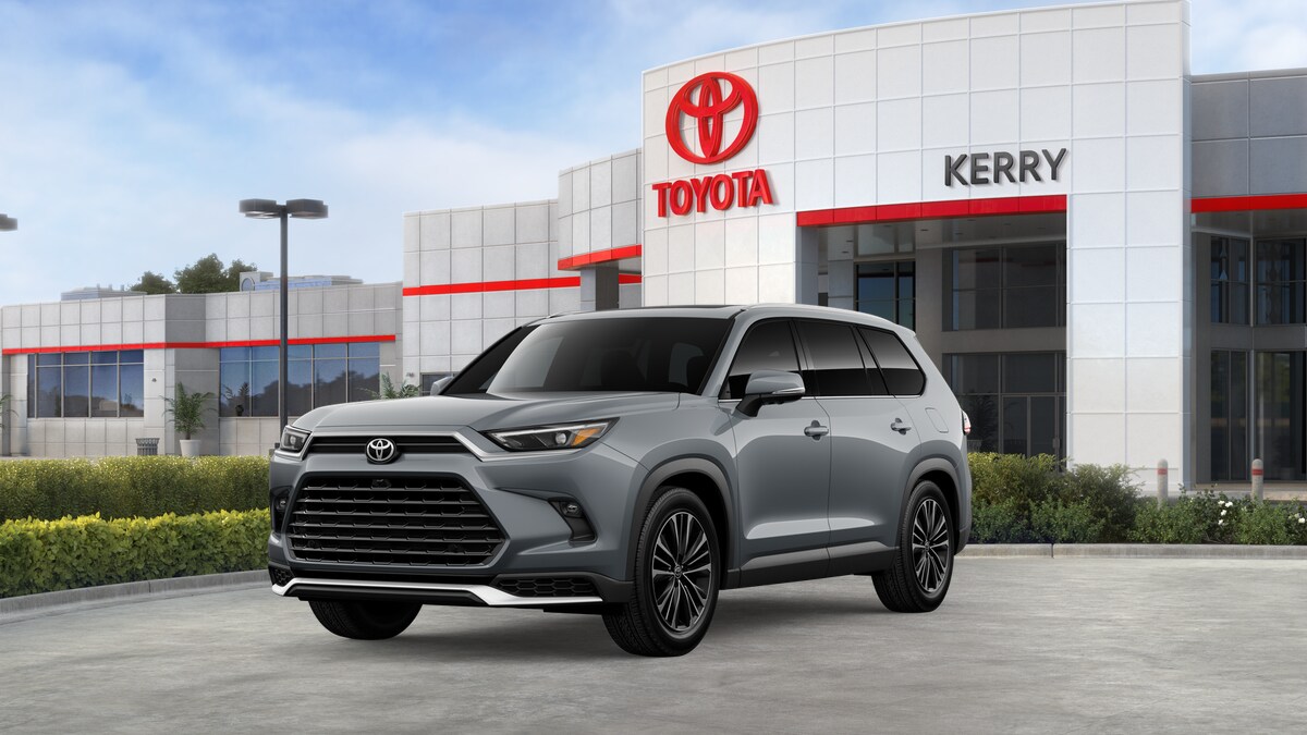 2026 Toyota Highlander Hybrid Platinum photo 2