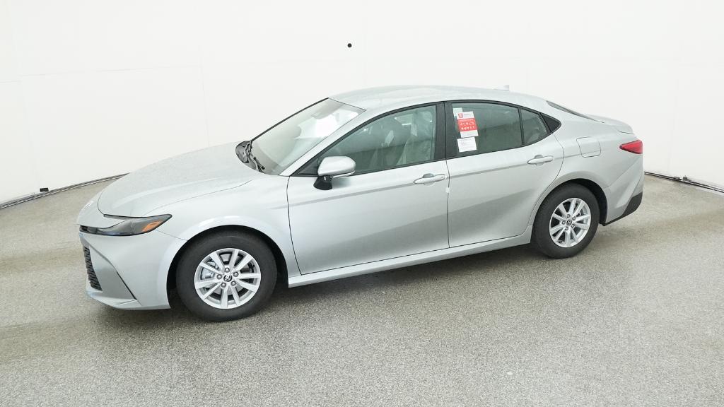 2026 Toyota Camry LE photo 2