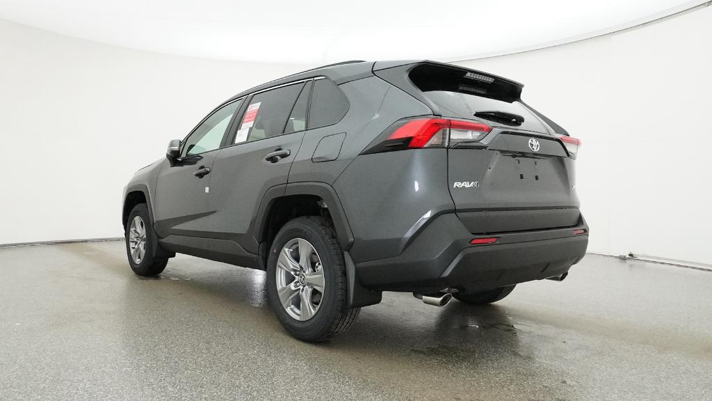 2025 Toyota RAV4 XLE photo 3