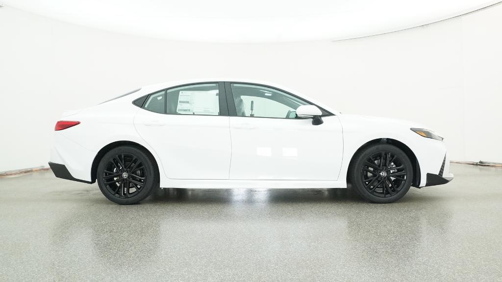 2026 Toyota Camry SE photo 4