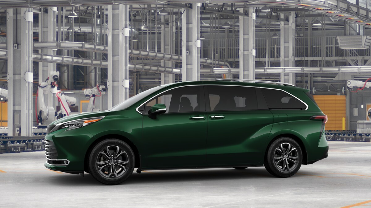 2025 Toyota Sienna Platinum photo 3