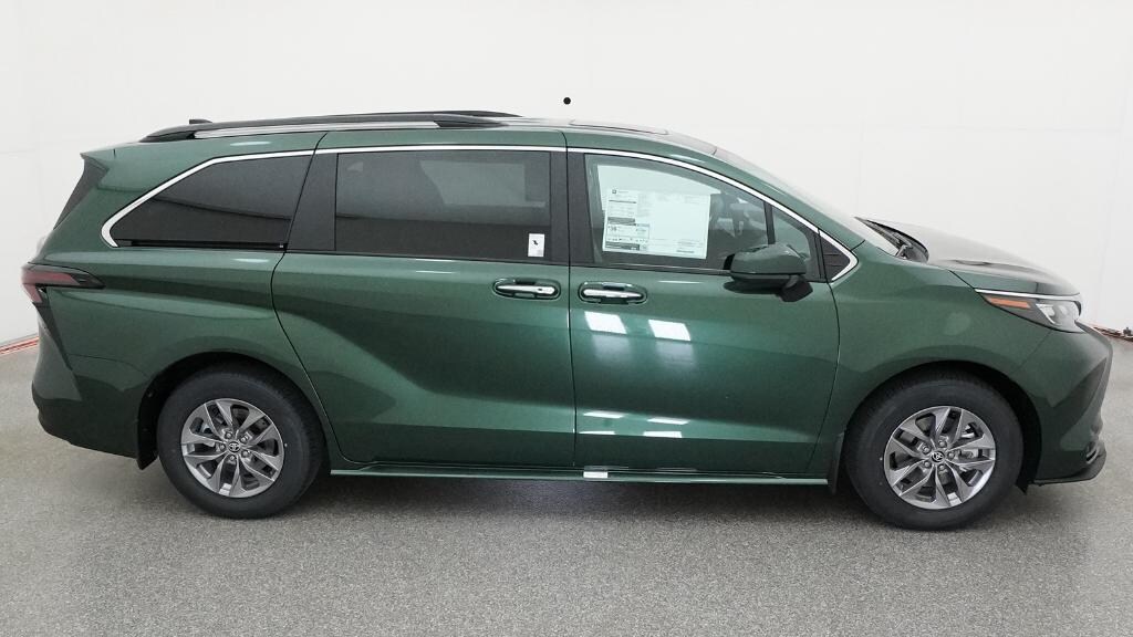 New 2026 Toyota Sienna XLE Van Passenger Van