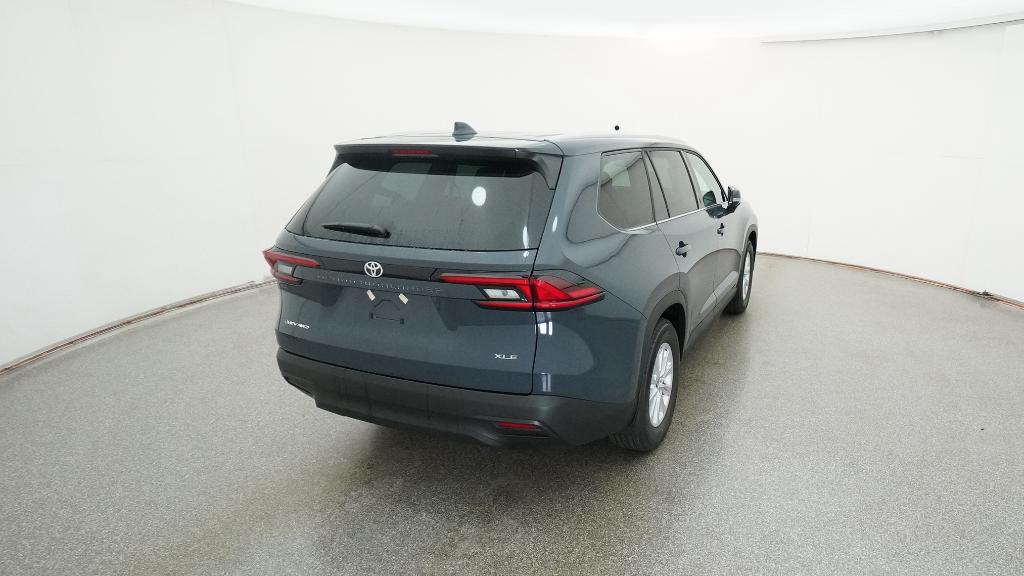 2026 Toyota Highlander XLE Hybrid photo 3