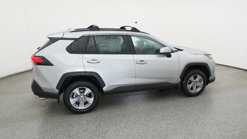 2025 Toyota RAV4 XLE photo 2