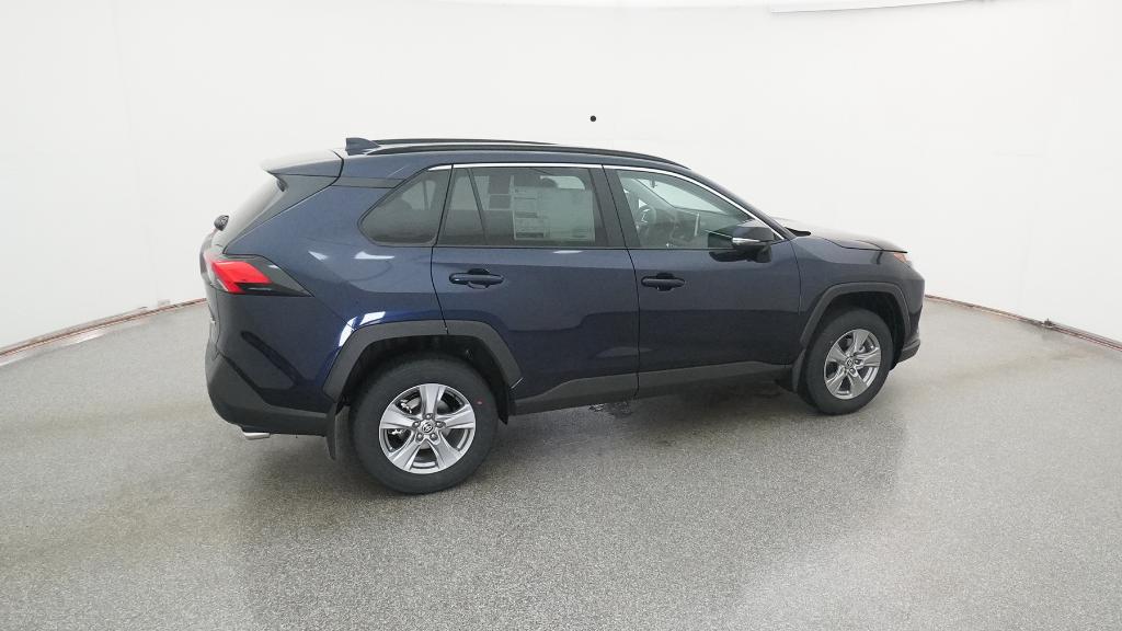 2025 Toyota RAV4 XLE photo 4