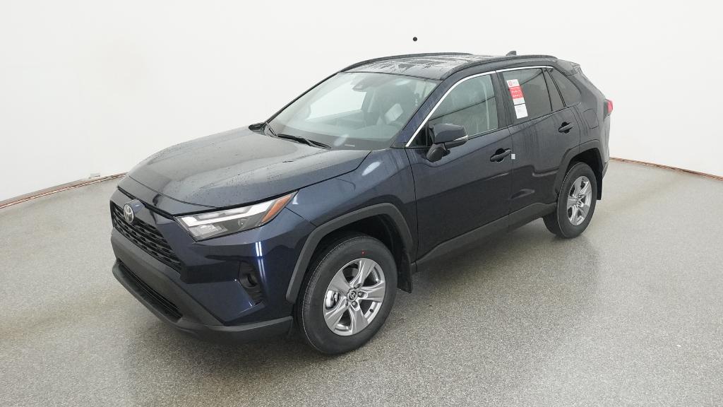 2025 Toyota RAV4 XLE photo 4