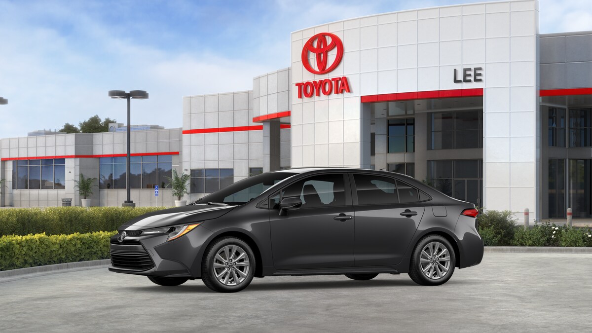 2026 Toyota Corolla LE photo 3