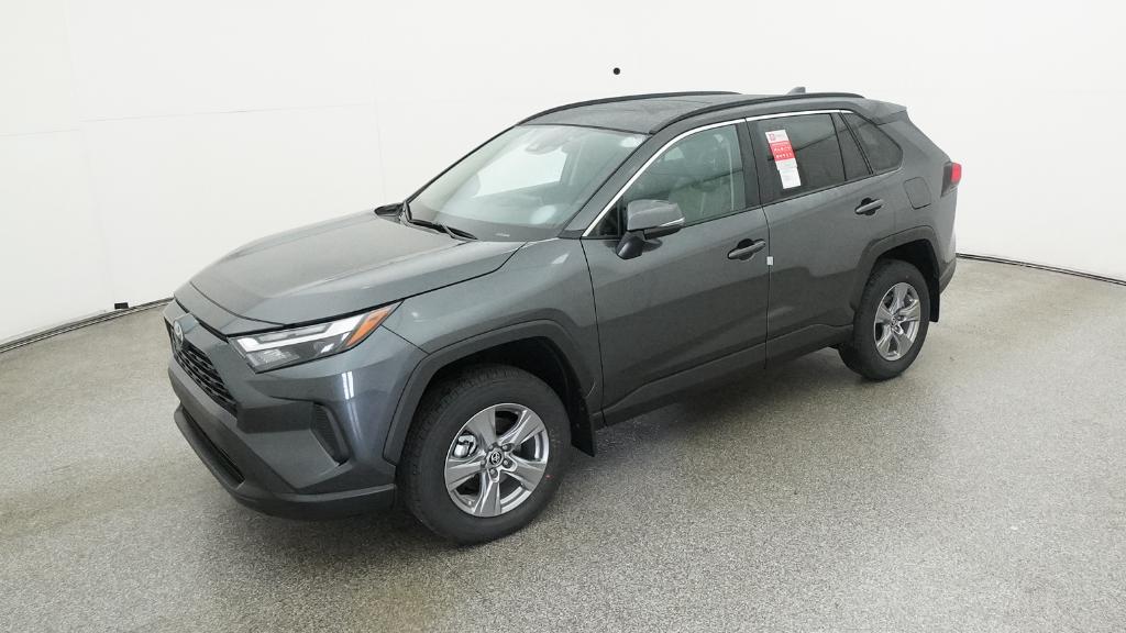 2025 Toyota RAV4 XLE's photo