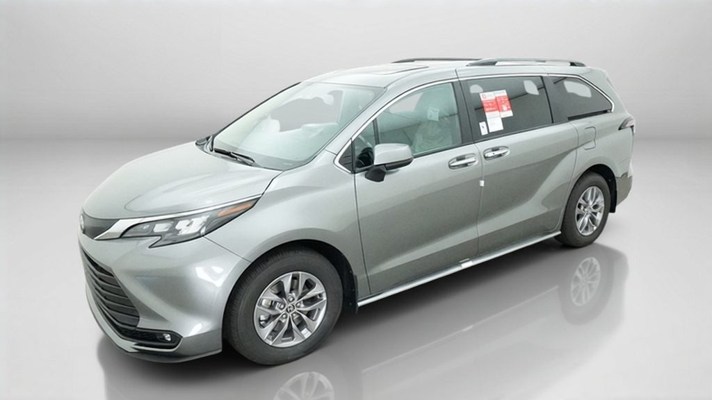2026 Toyota Sienna XLE Van Passenger Van