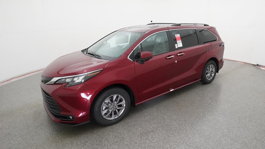 2026 Toyota Sienna XLE's photo