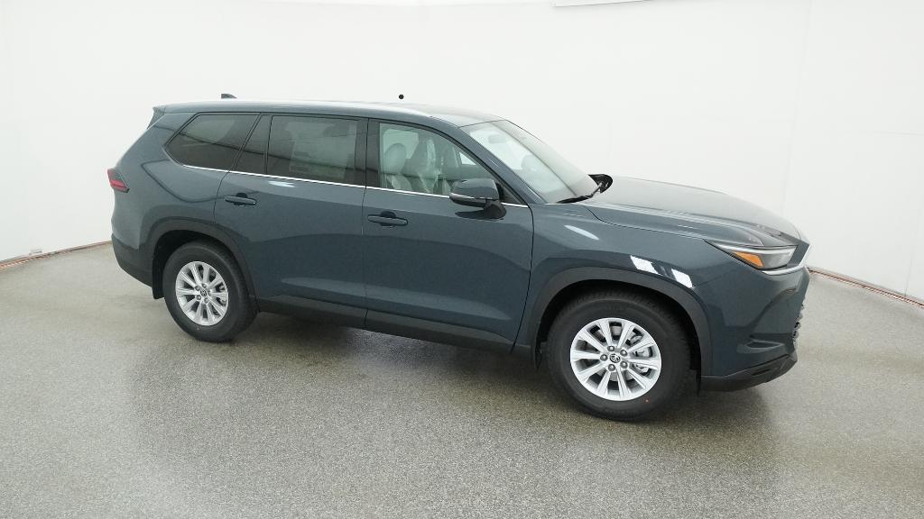 2026 Toyota Highlander XLE Hybrid photo 2