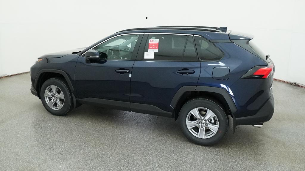 2025 Toyota RAV4 XLE photo 2
