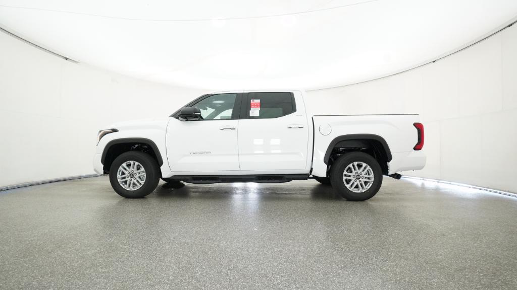 2026 Toyota Tundra SR5 CrewMax photo 18