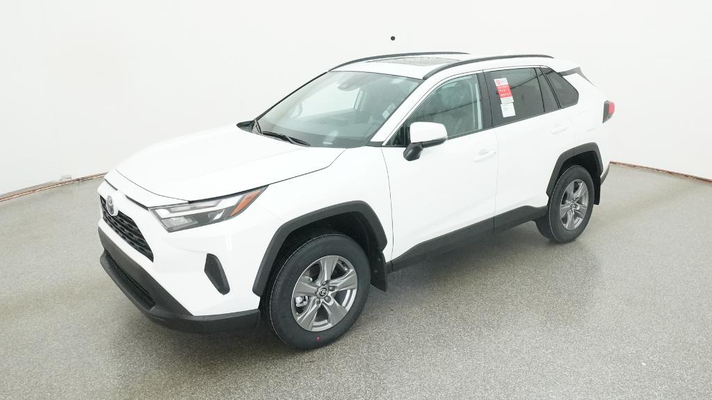 2025 Toyota RAV4 XLE's photo