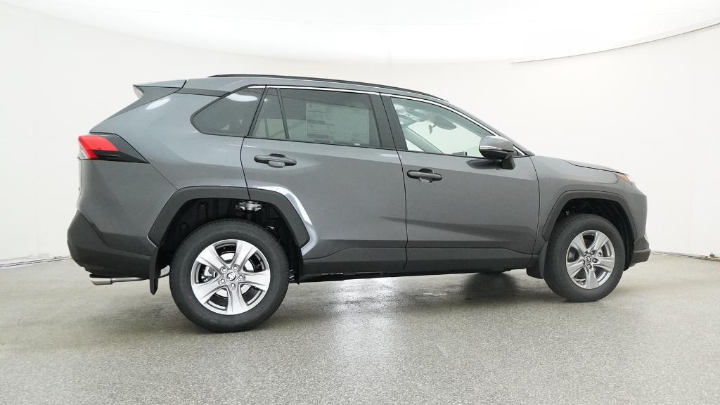 2025 Toyota RAV4 XLE photo 2