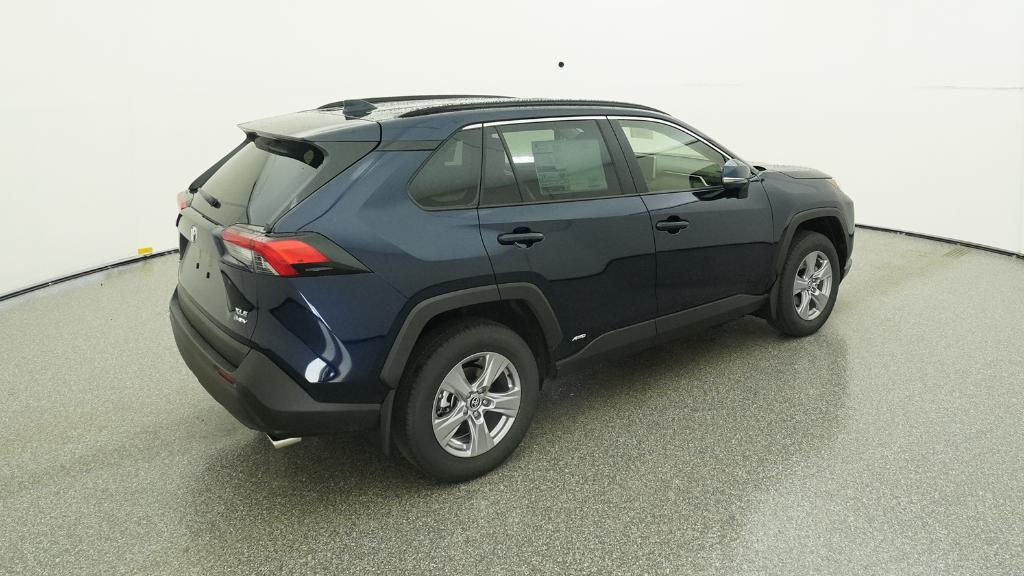 2025 Toyota RAV4 Hybrid XLE photo 3