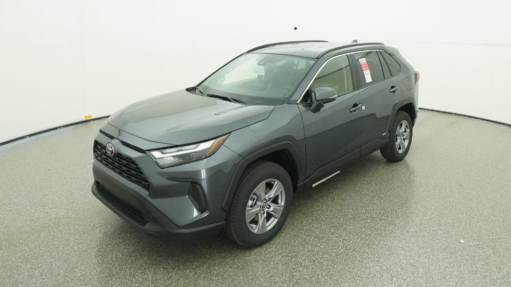 2025 Toyota RAV4 XLE's photo