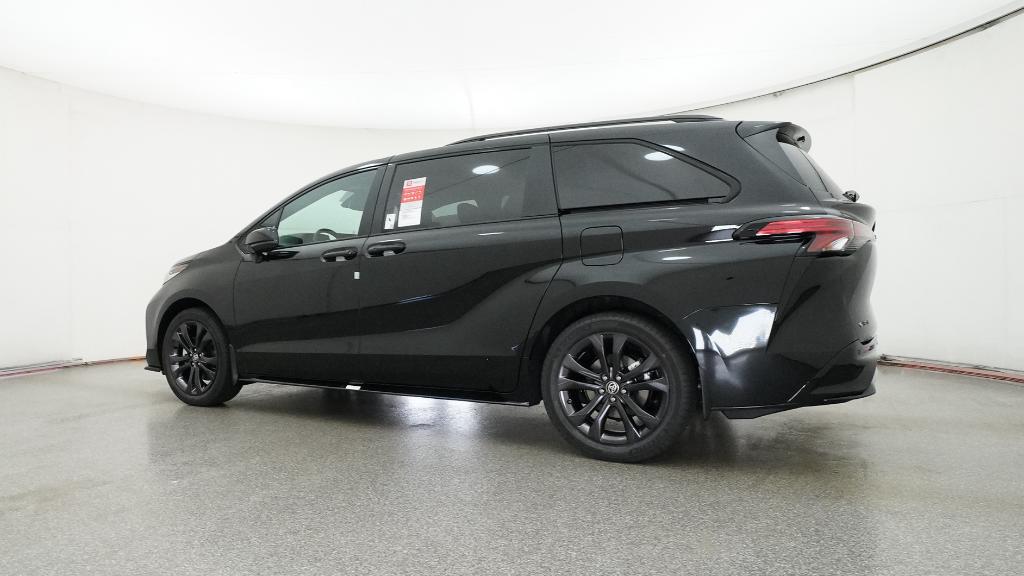 2025 Toyota Sienna XSE photo 4