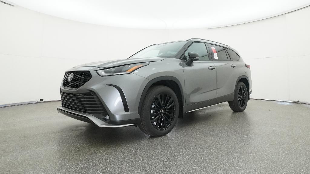 2026 Toyota Highlander XSE photo 3