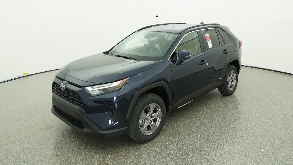 2025 Toyota RAV4 XLE's photo