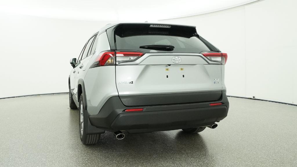 2025 Toyota RAV4 Hybrid XLE photo 4