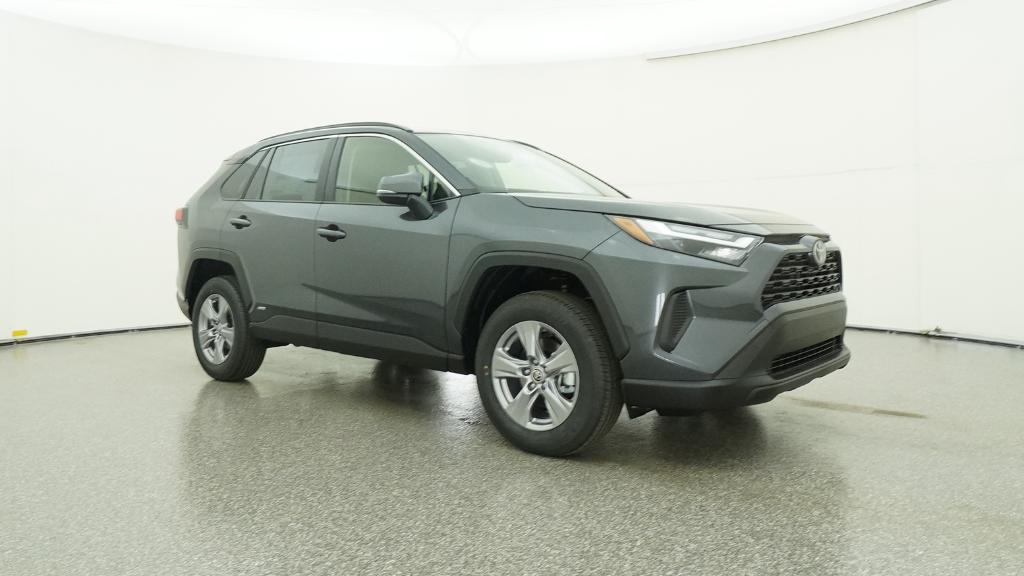 2025 Toyota RAV4 Hybrid XLE photo 4