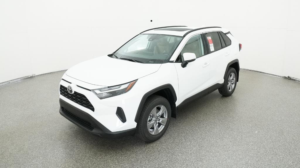 2025 Toyota RAV4 XLE's photo