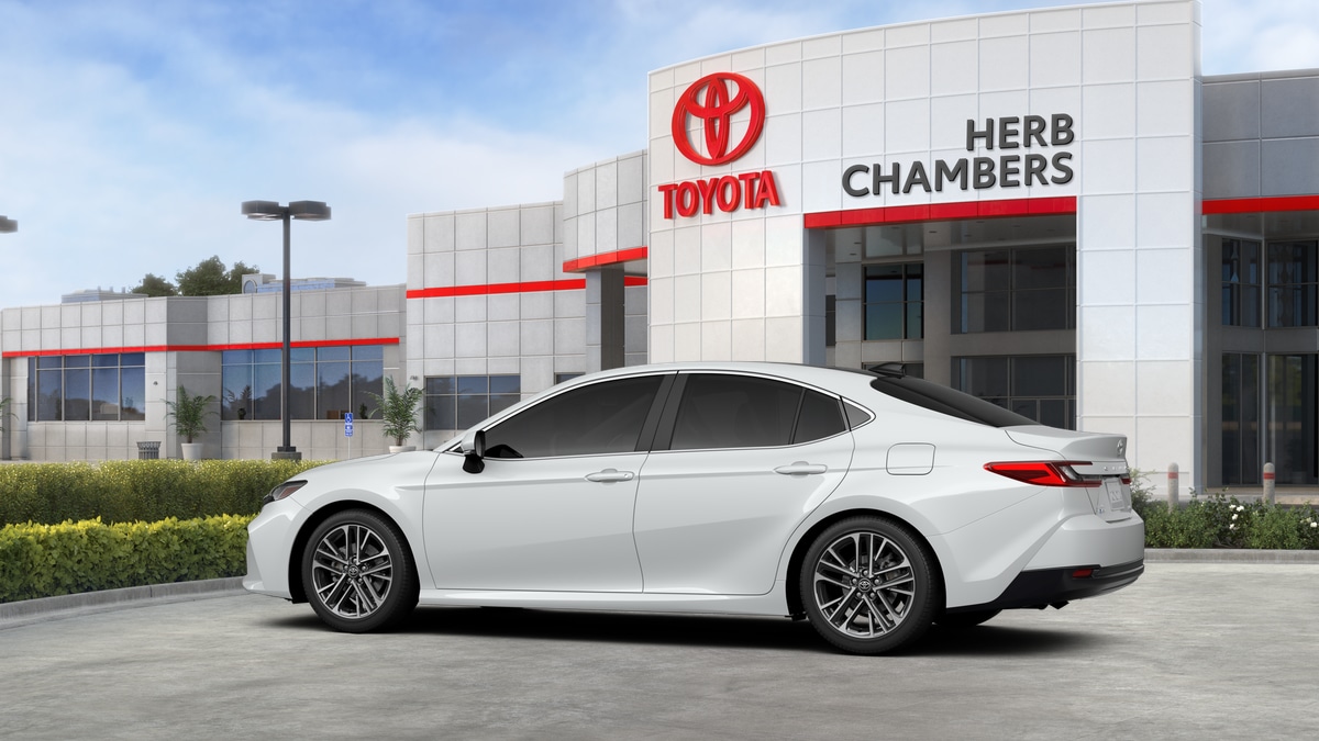 2026 Toyota Camry XLE - Photo 10