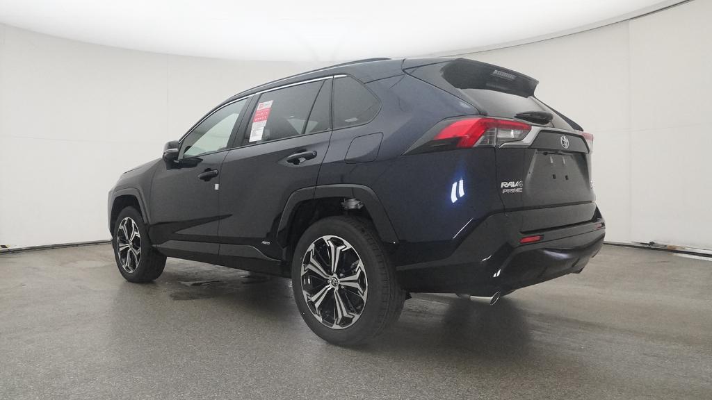 2025 Toyota RAV4 XSE Hybrid photo 4