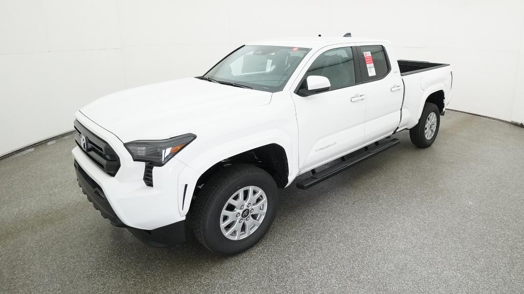 2025 Toyota Tacoma SR5's photo
