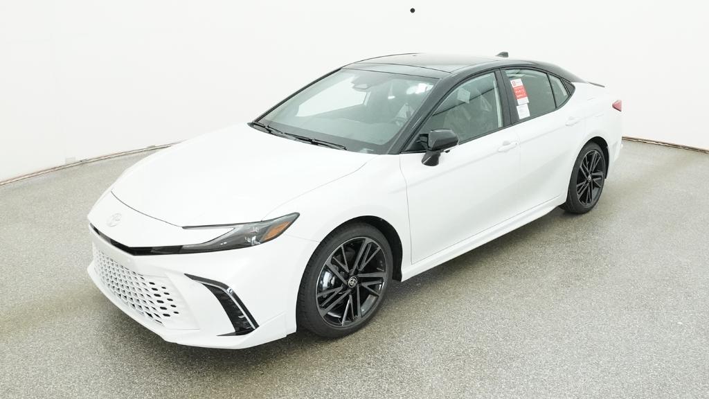 2026 Toyota Camry XSE Hybrid's photo