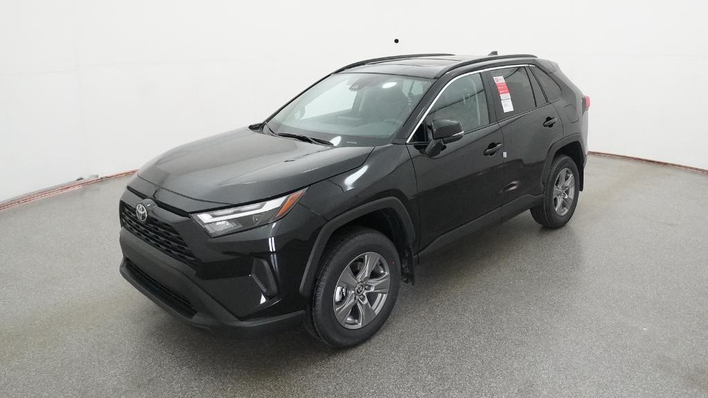 2025 Toyota RAV4 XLE's photo