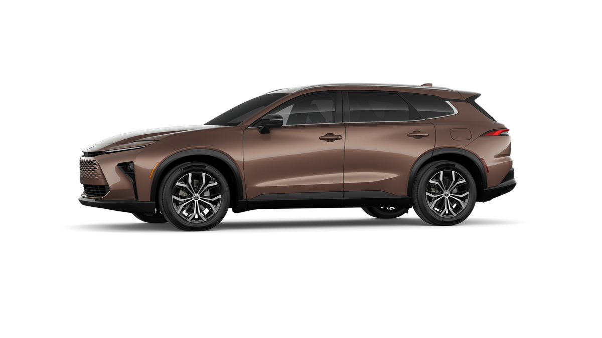 2026 Toyota Crown Signia XLE's photo