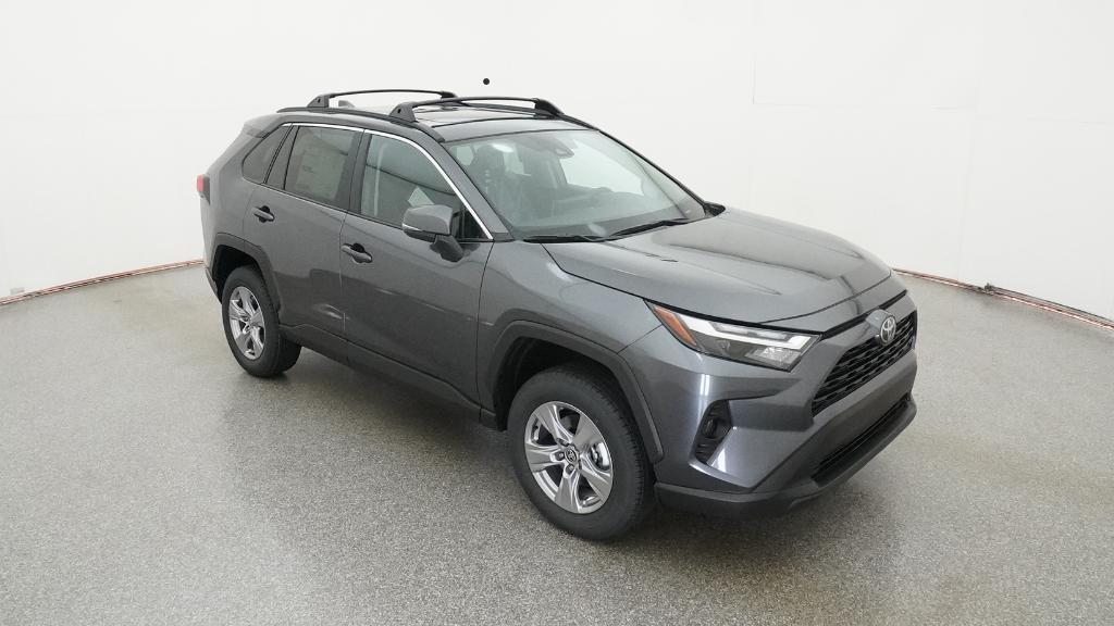 2025 Toyota RAV4 XLE photo 3