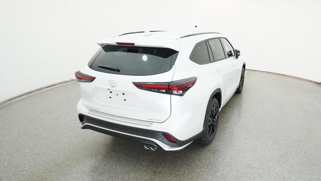 2026 Toyota Highlander XSE photo 3