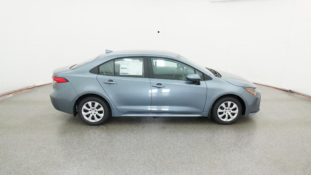 2026 Toyota Corolla LE photo 4
