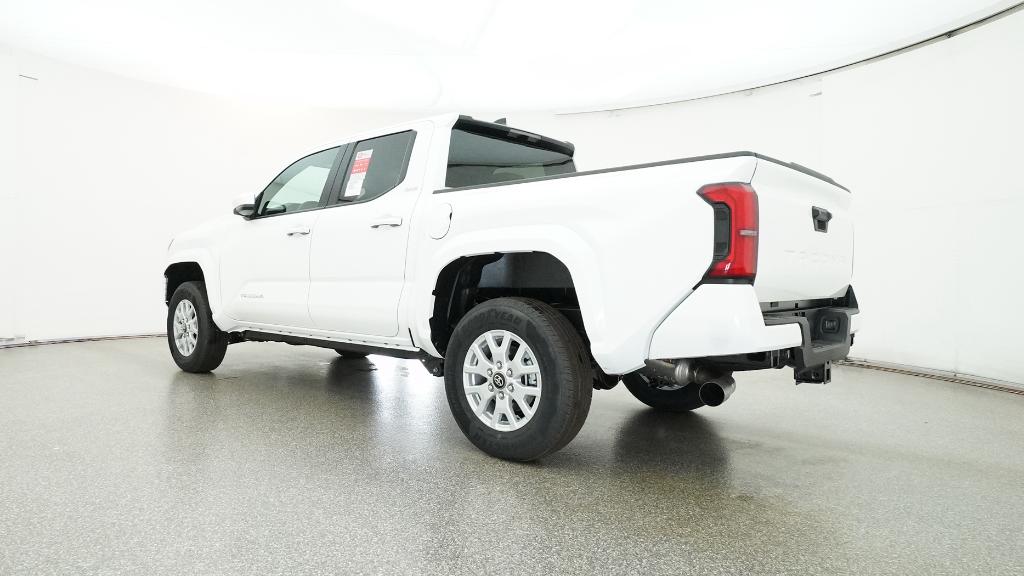 2025 Toyota Tacoma SR5 photo 3