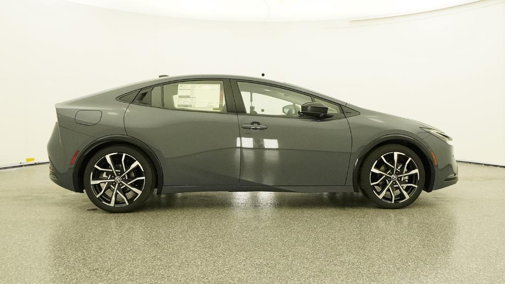 2026 Toyota Prius Plug-in Hybrid XSE Premium - Photo 13