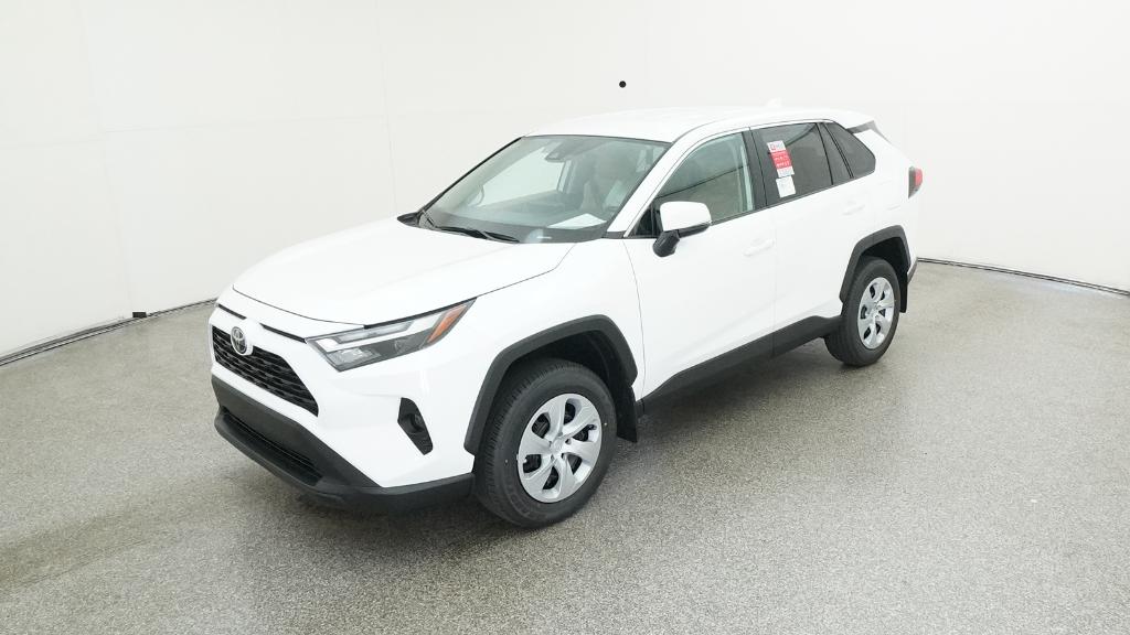 2025 Toyota RAV4 LE photo 4