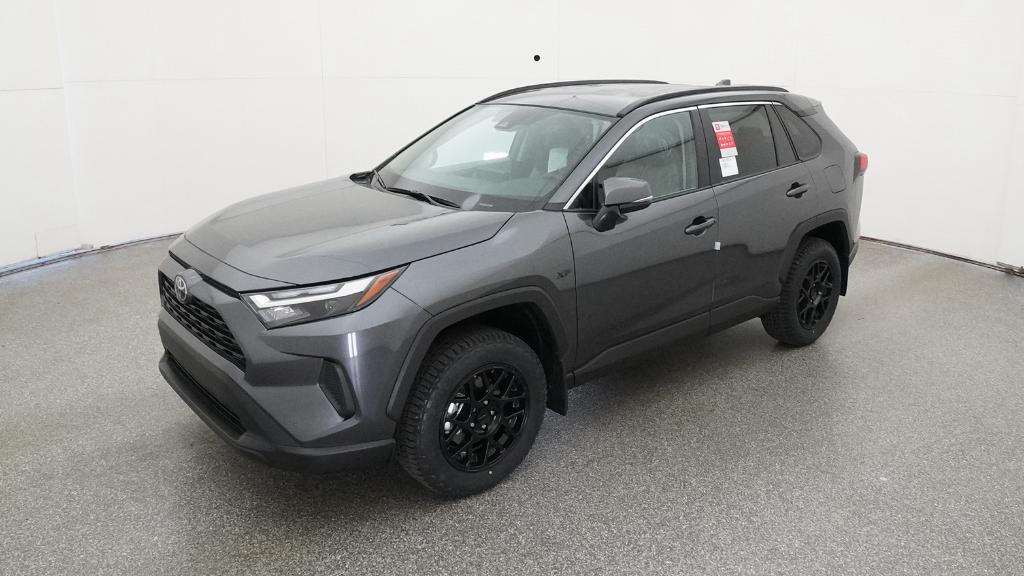2025 Toyota RAV4 XLE's photo