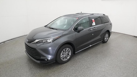 2025 Toyota Sienna XLE 8 PASSENGER